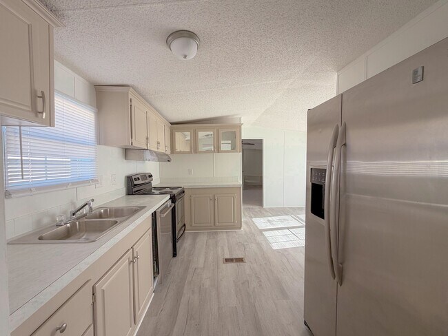 Photo - 2111 Harristown Rd