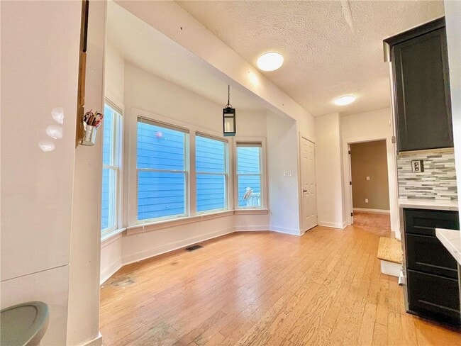 Photo - 220 Berean Ave SE