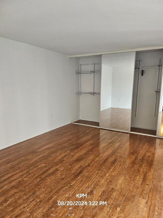 Photo - 3358 Meridian Way N