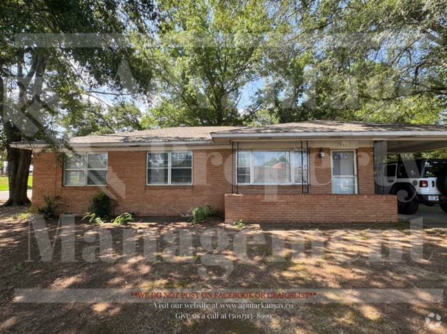 Building Photo - 1601 Robins St Rental