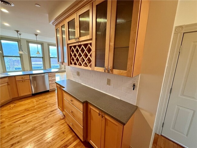 Photo - 72 E Market St