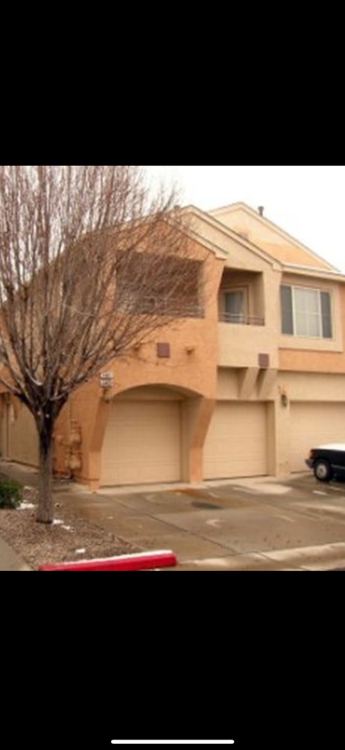 Building Photo - NE Home