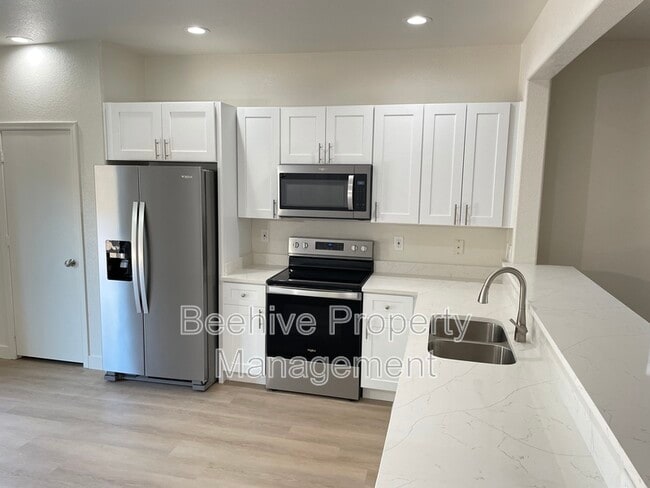 Photo - 220 N 110th St