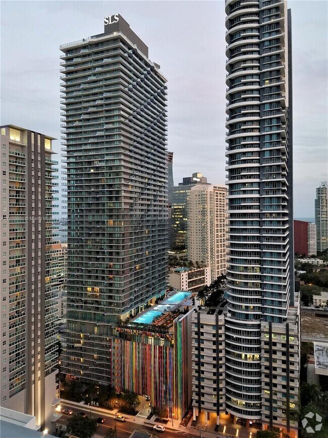 Building Photo - 79 SW 12th St Unit 3104-S Rental