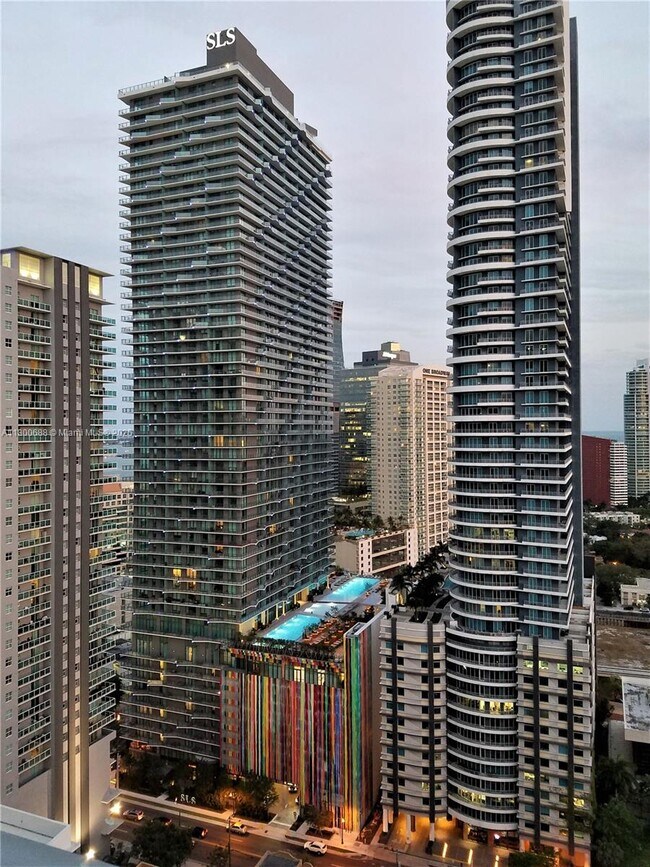 Photo - 79 SW 12th St Unidad 3104-S Rental