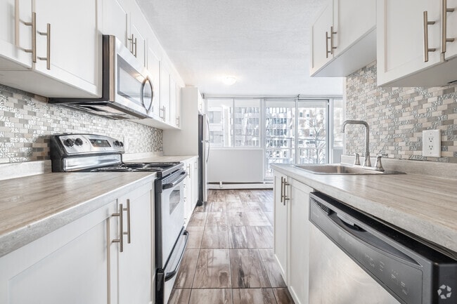 2BR, 1BA - 844SF - Kitchen - Gloucester Apartments