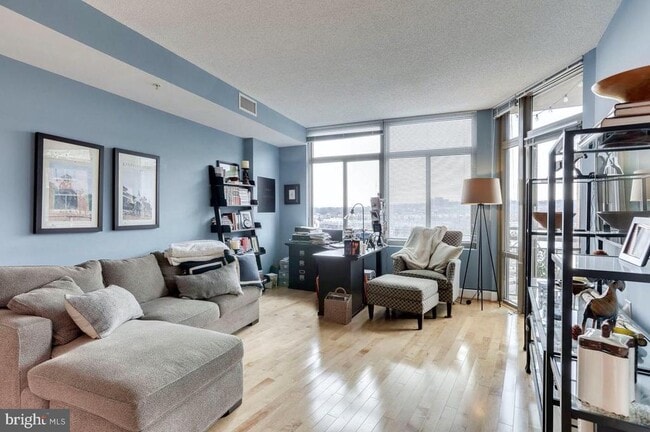 Photo - 3600 S Glebe Rd Unidad 525W