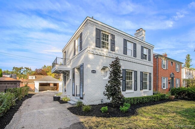 Photo - 26085 Humber St