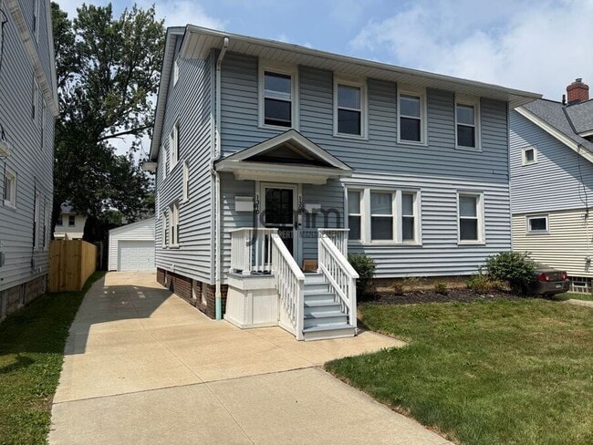 Building Photo - 1308 Warren Rd Unit 1308 Warren Rd Upper