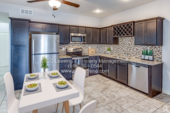 Building Photo - Eagle Creek Townhomes REDUCED RENTAL RATE!