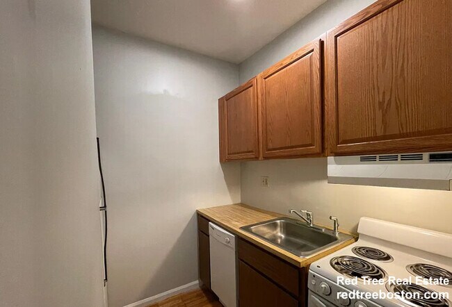 Building Photo - 27 Garden St Unit 9