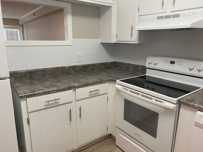 Photo - Chateaux Holly Hills