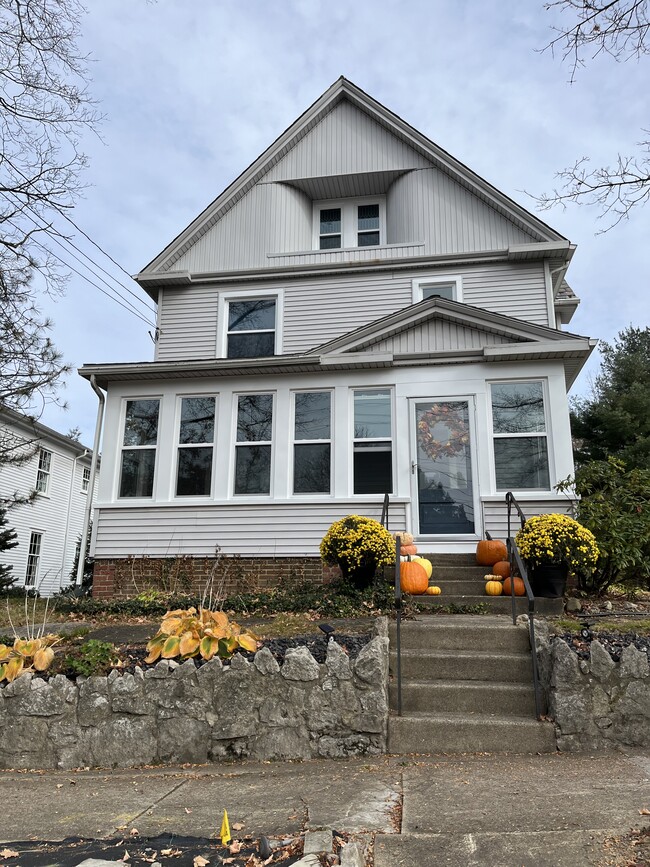 Building Photo - 325 S Main St Unit 2