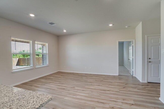 521 Anconia Ct