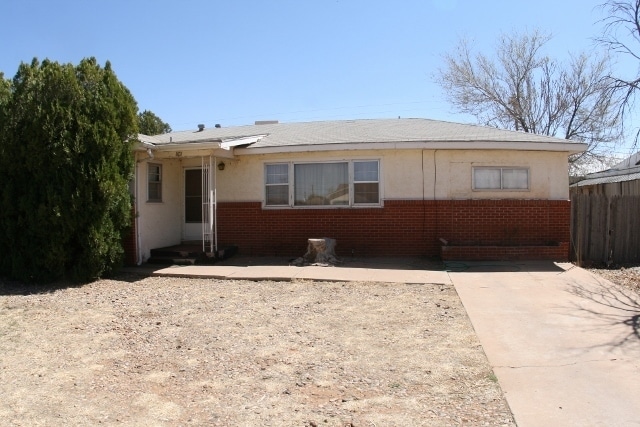 Building Photo - 3 Bed 2 Bath Home in Highland School School District!