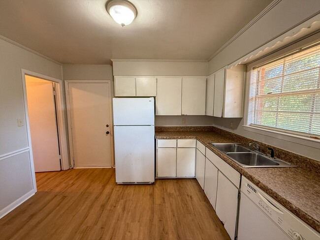 Photo - 2 Bedroom 1 Bath Duplex - Brand New Flooring and Paint!