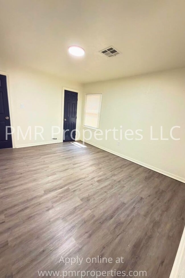 Photo - 2146 NW Lincoln Ave