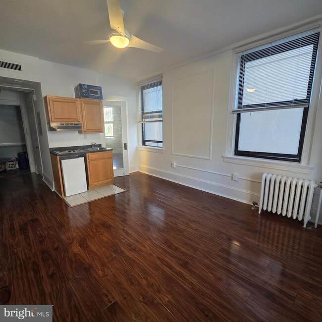 Photo - 1324 Locust St