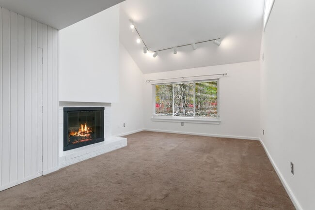 Photo - 301 Post Rd E Unidad APT 18