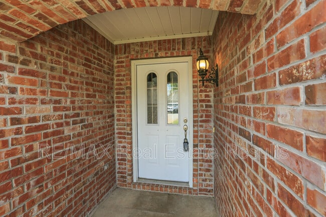 Photo - 741 Harvest St