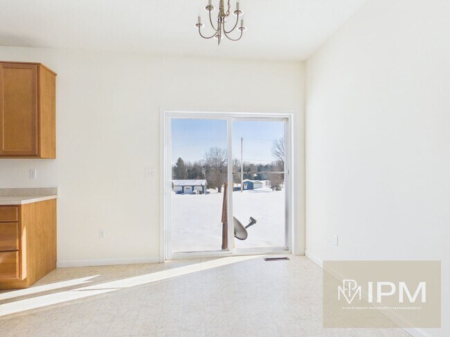 Photo - Spacious 3 Bedroom, 2.5 Bath Townhome in Spring Grove School District!