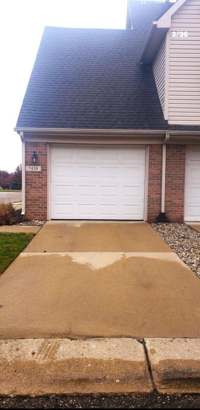 Photo - 7438 Lacy Dr Unidad -