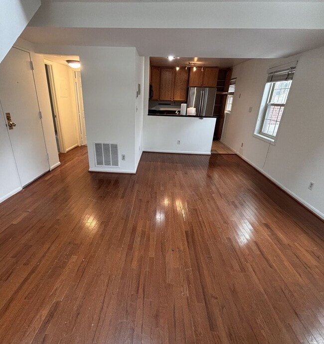 Photo - 1413 E Abingdon Dr Unit 4