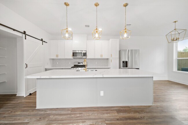 Photo - 5813 England St Unit A