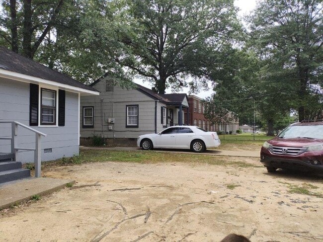 Photo - 3451 Sharpe Ave