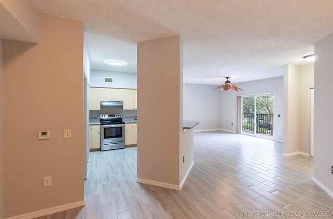 Photo - 350 Crestwood Cir Unit 203