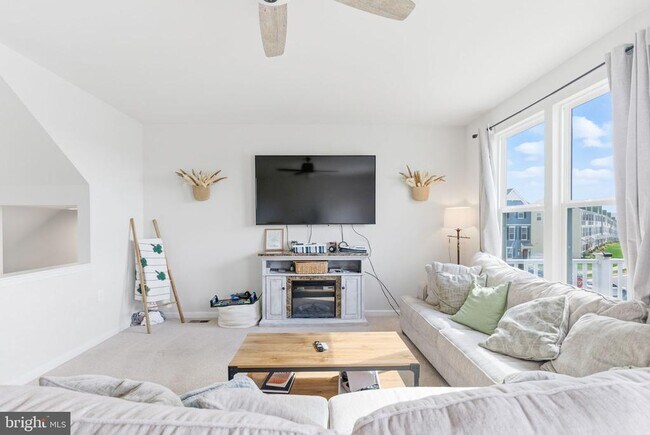 Photo - 66 National St