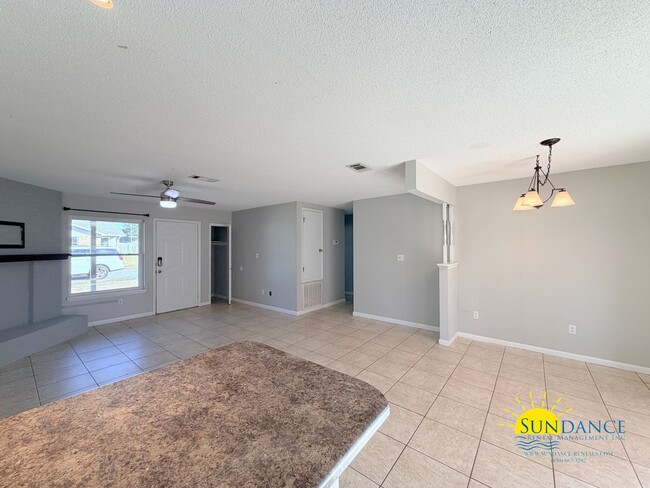 Photo - 4 miles from Hurlburt Field, 3 Bedroom beautiful home!