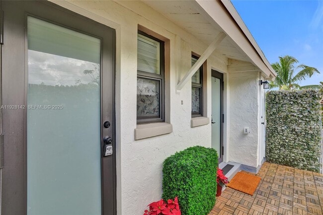 Photo - 1721 SW 13th St Unit 2