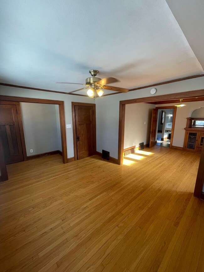 Building Photo - 936-938 S. 75th St. Duplex Unit 936 Upper