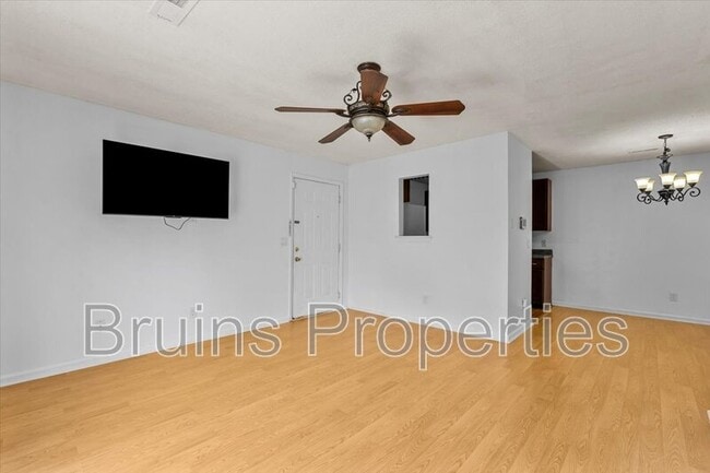 Photo - 5521 Hornaday Rd