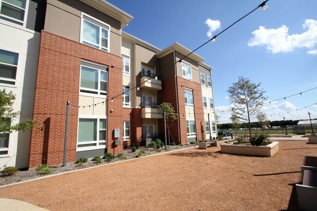 Photo - Palladium Aubrey