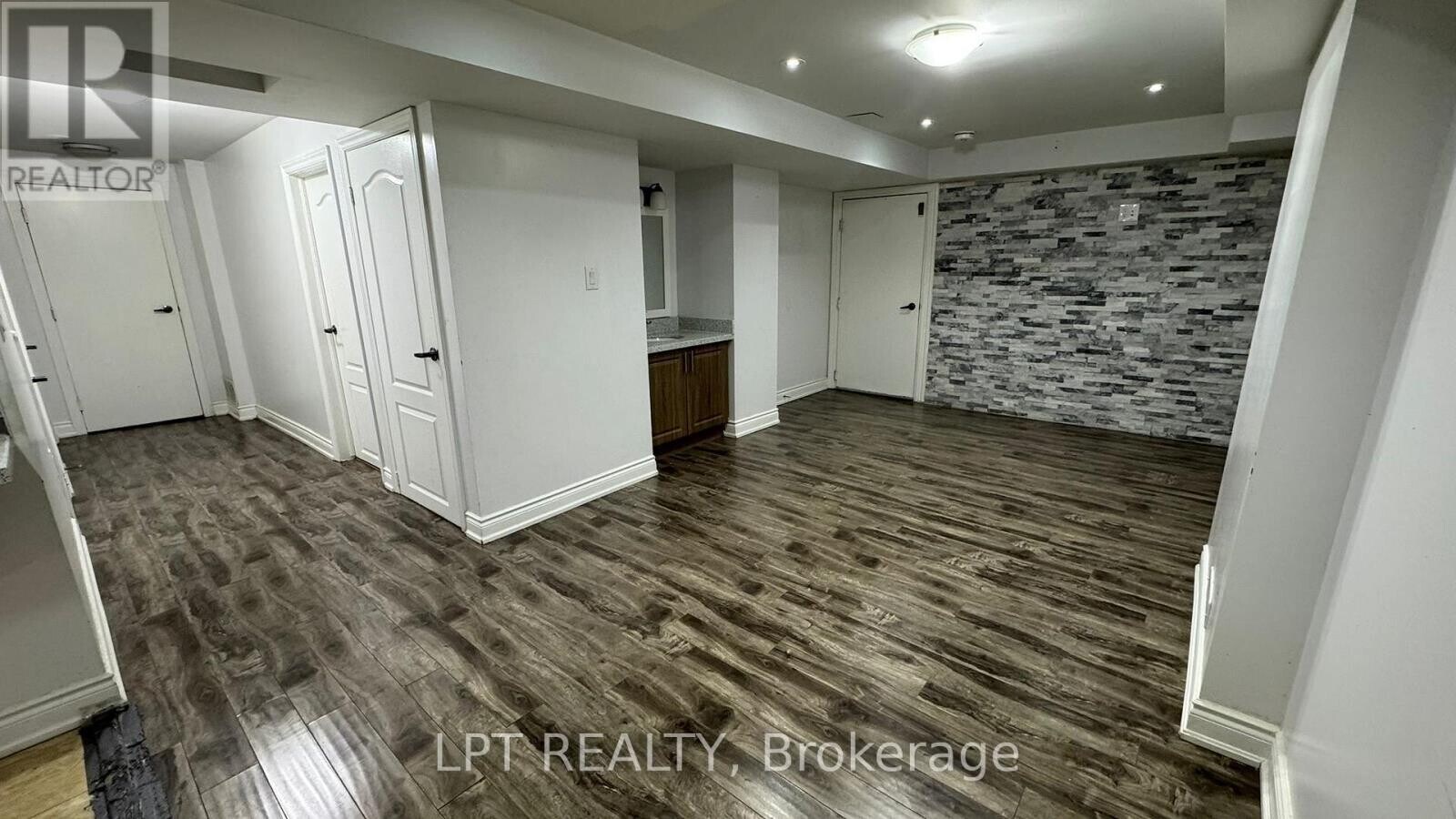Photo - 87 Maple Valley St