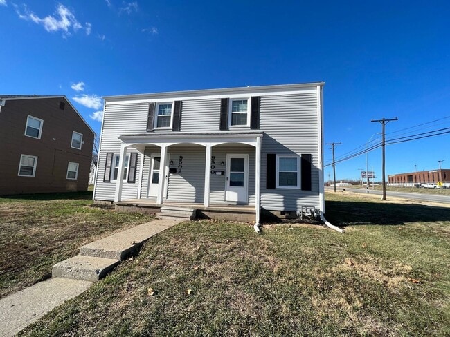 Building Photo - Coming Soon | Spacious 2 Bed, 1.5 Bath Duplex Near Red Bridge