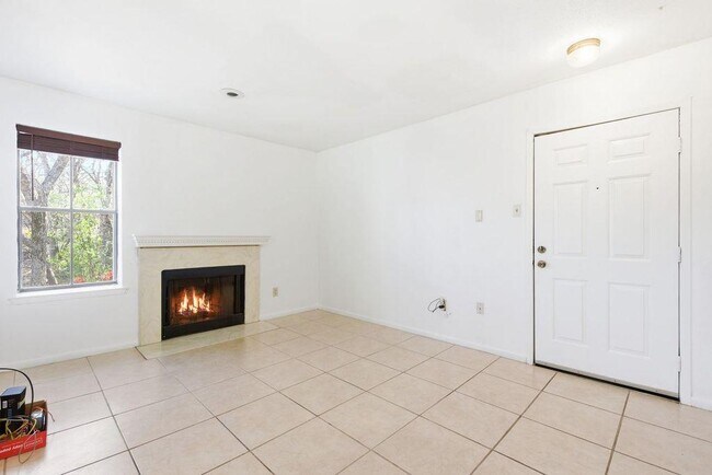 Photo - 4500 E Oltorf St