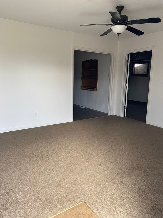 Photo - 325 Rieber Dr