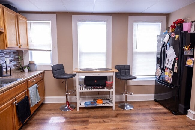 38 Greenacre Square Unit 2