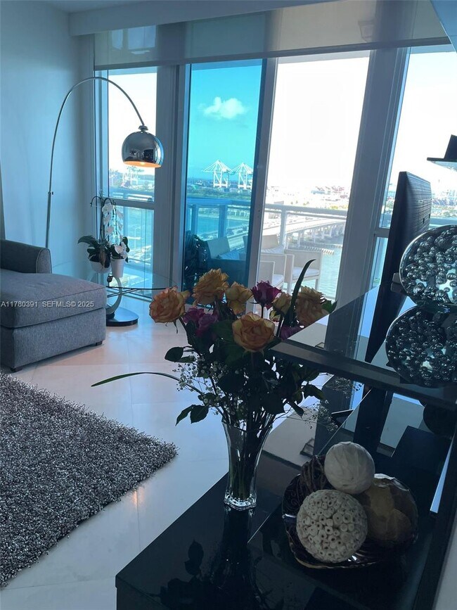 Photo - 520 West Ave Unidad 1204