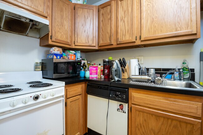 Photo - 730 7th St SE Unit #12