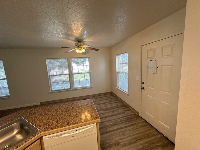 Photo - 122 Davis Ave