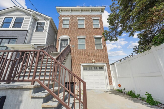 Building Photo - 16 Fisk St Unit 1