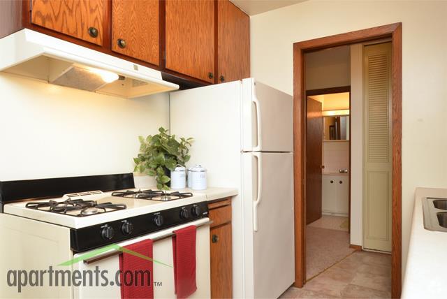 Kitchen - Sumter Green Apartments