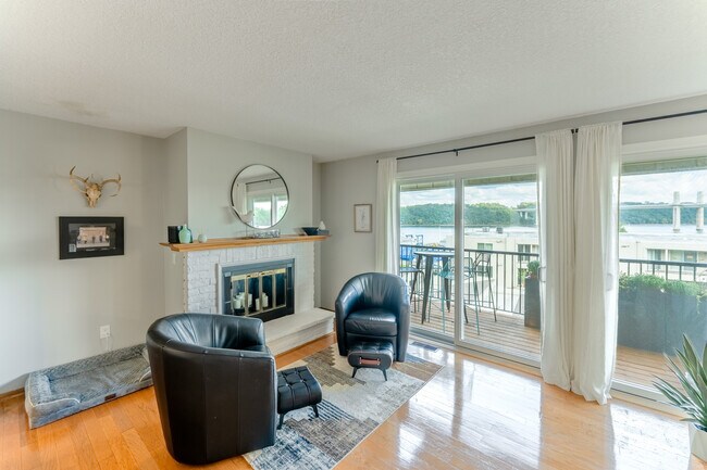 Photo - 6339 Saint Croix Trl N