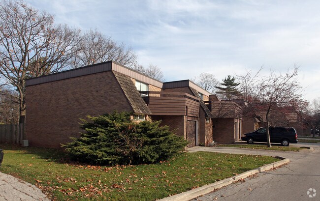 Photo - White Oaks