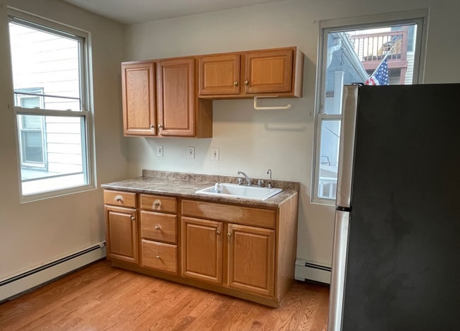 Building Photo - 75 Put Unit 75 Put #1 Rental