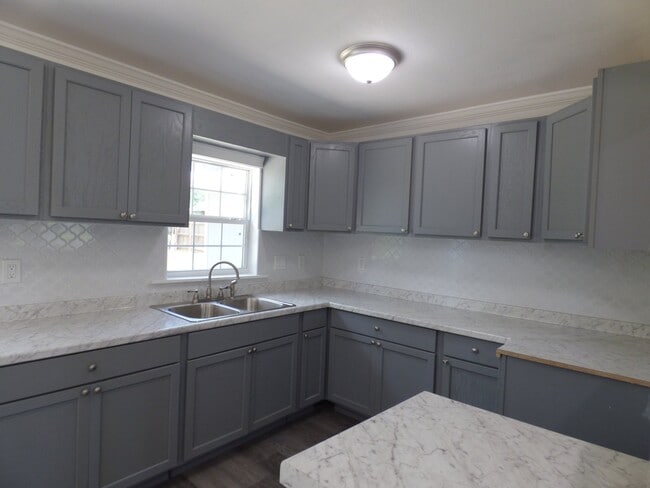 Photo - 1030 Clairmont Dr